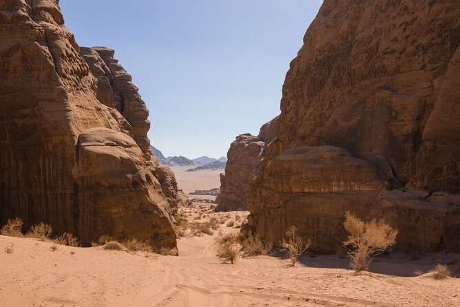 Wadi Rum: Mountain Hike with Lunch & Scenic Valley Tour - Afternoon 4x4 Scenic Valley Tour Through Southern Wadi Rum